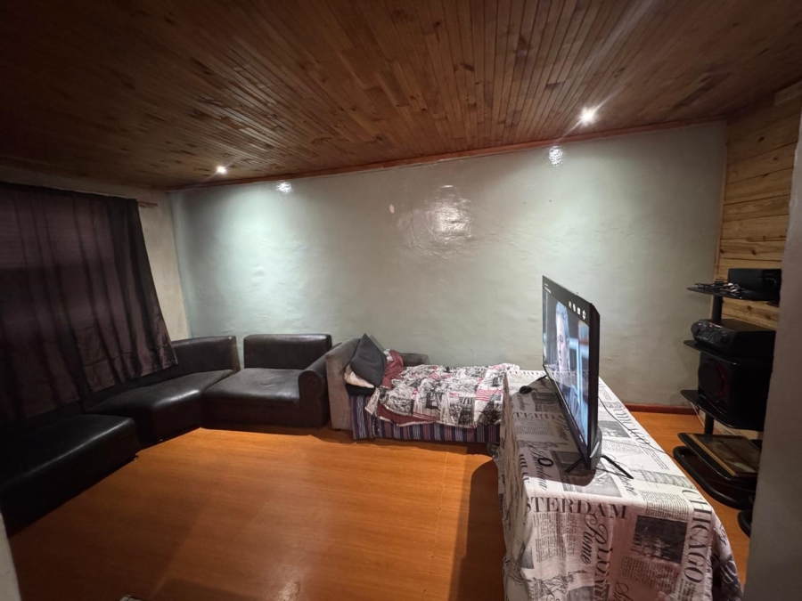 3 Bedroom Property for Sale in Park Village Western Cape